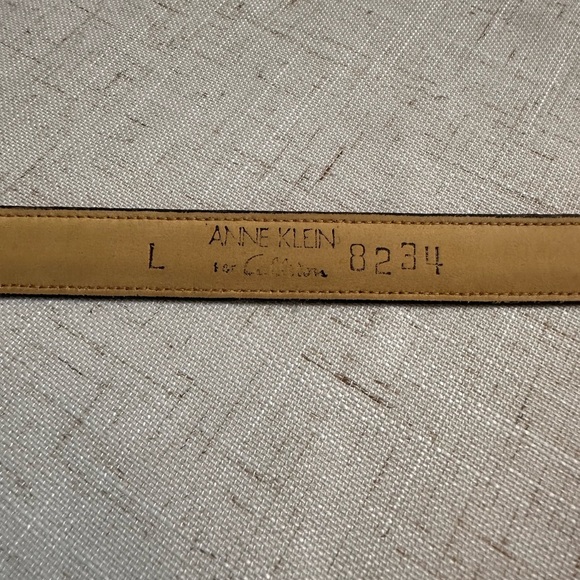 Anne Klein Crimson Belt with Gold-Tone Buckle 🤍 - Picture 3 of 6